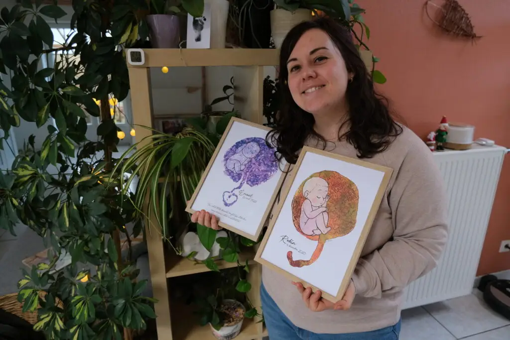 Anne Mahler illustre des empreintes placentaire